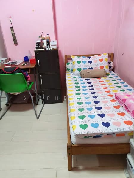 797 Woodlands Drive 72 HDB Flat For Sale at S$ 868,000 | PropertyGuru Singapore - Bedroom