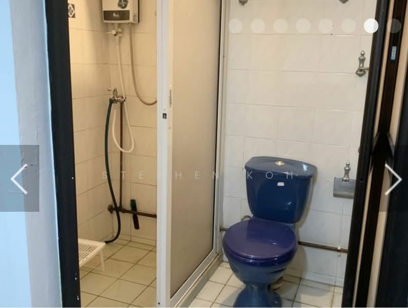 797 Woodlands Drive 72 HDB Flat For Sale at S$ 868,000 | PropertyGuru Singapore - Bathroom