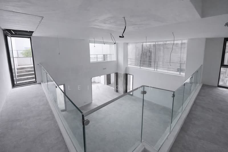 D19 NEWLY BUILT VALUEBUY LANDED Corner Terrace For Sale at S$ 9,999,999 | PropertyGuru Singapore - Interior