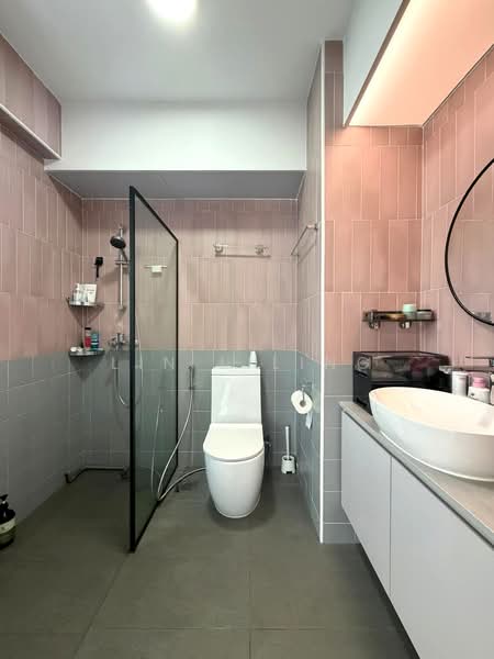 443A Fernvale Road HDB Flat For Sale at S$ 699,999 | PropertyGuru Singapore - Master Bathroom