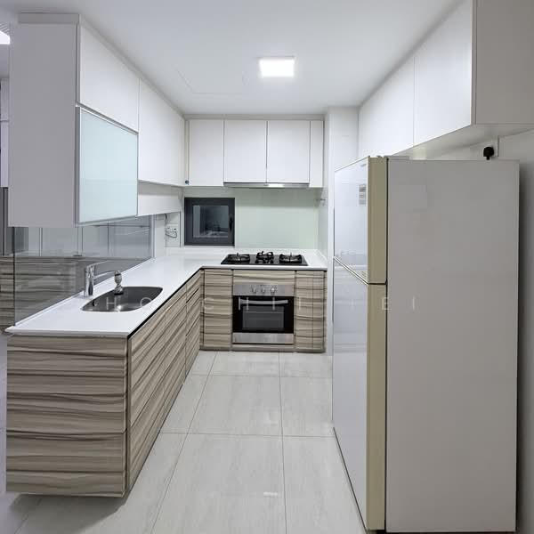 Parc Centros Condominium For Sale at S$ 1,698,000 | PropertyGuru Singapore - Kitchen