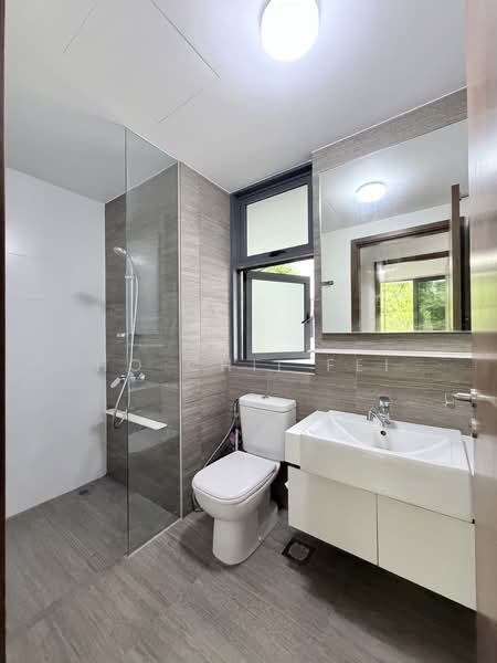 Parc Centros Condominium For Sale at S$ 1,698,000 | PropertyGuru Singapore - Bathroom