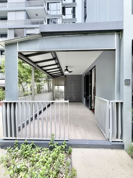 Parc Centros Condominium For Sale at S$ 1,698,000 | PropertyGuru Singapore - Balcony