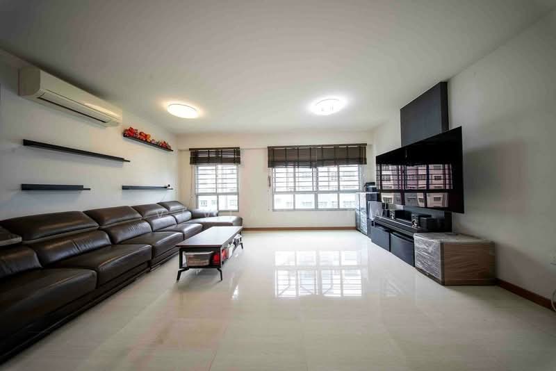 461D Bukit Batok West Avenue 8 HDB Flat For Sale at S$ 828,000 | PropertyGuru Singapore - Living Room