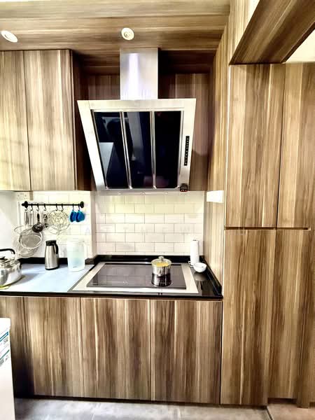 853 Hougang Central HDB Flat For Sale at S$ 1,418,000 | PropertyGuru Singapore - Kitchen