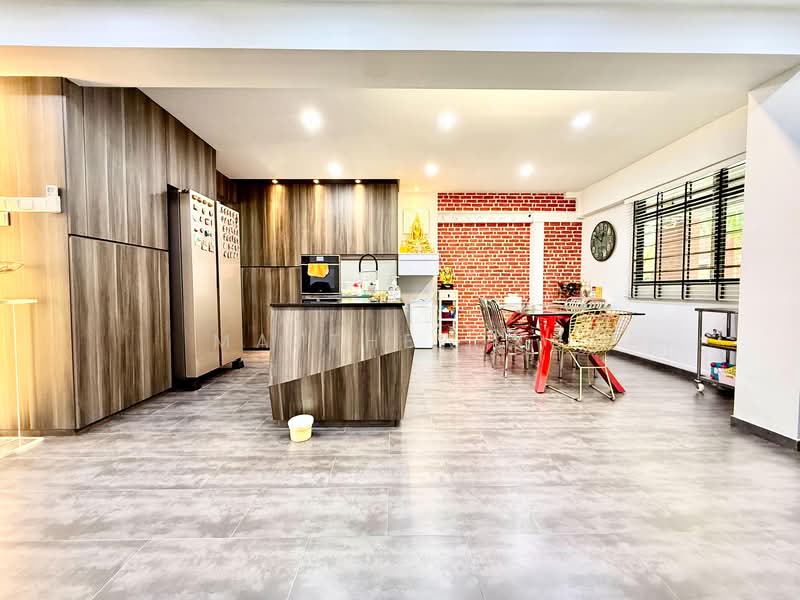 853 Hougang Central HDB Flat For Sale at S$ 1,418,000 | PropertyGuru Singapore - Kitchen