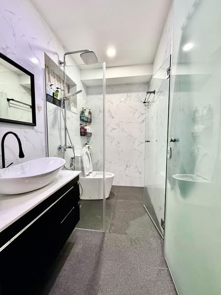 853 Hougang Central HDB Flat For Sale at S$ 1,418,000 | PropertyGuru Singapore - Bathroom