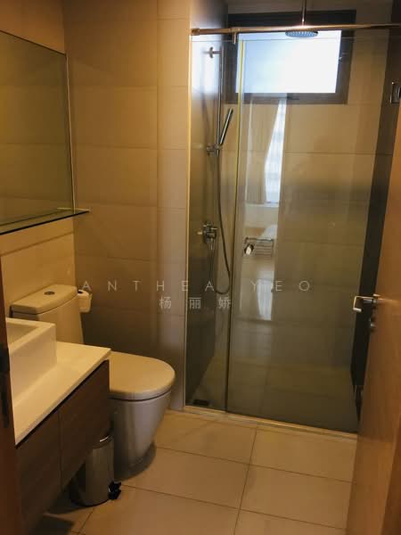 Centro Residences Condominium For Sale at S$ 1,800,000 | PropertyGuru Singapore - Bathroom