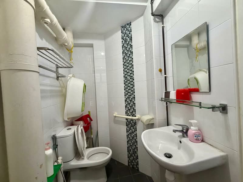 101 Bukit Batok West Avenue 6, 101 Bukit Batok West Avenue 6, Room Rental, 150 sqft, HDB Flat For Rent, by Sheryl Neo, 500099394 - Bathroom - PropertyGuru.com.sg