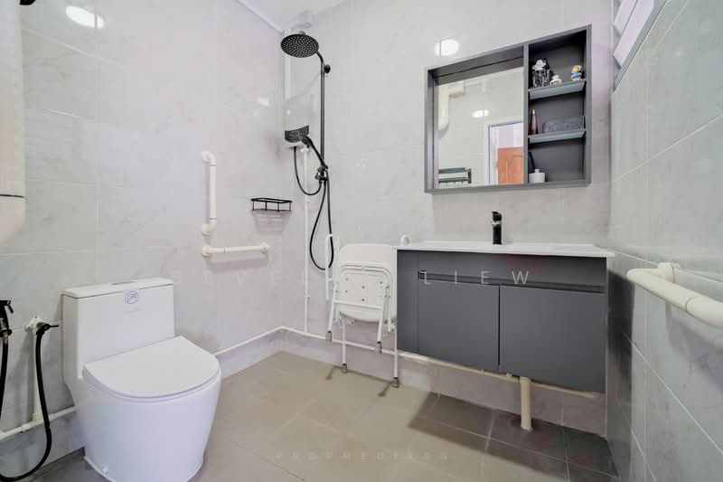 3 Toh Yi Drive HDB Flat For Sale at S$ 1,600,000 | PropertyGuru Singapore - Bathroom