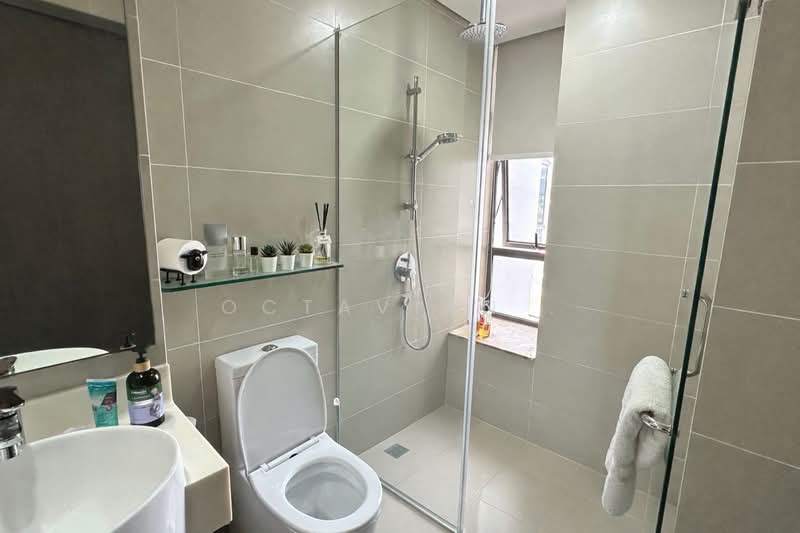 Sundance Suites, 12 Duku Place, 1 Bedroom, 560 sqft, Condominium For Rent, by Octavian ., 500099406 - Bathroom - PropertyGuru.com.sg