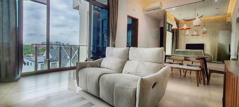 Open house Dual Key Condo in Telok Kurau Condominium For Sale at S$ 2,600,000 | PropertyGuru Singapore - Living Room