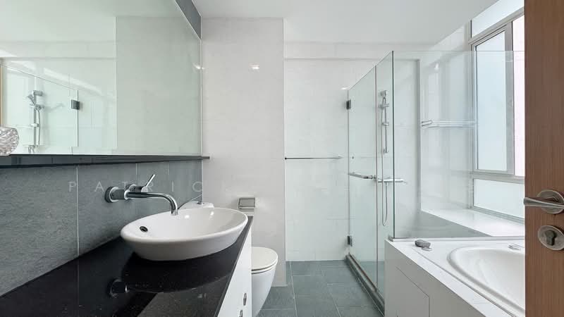 The Pearl @ Mount Faber Condominium For Sale at S$ 2,240,000 | PropertyGuru Singapore - Bathroom