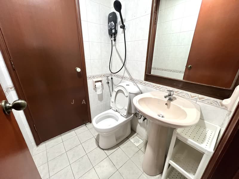 Hazel Park Condo, 25 Hazel Park Condo, Room Rental, 150 sqft, Condominium For Rent, by James Hee, 500099422 - PropertyGuru.com.sg