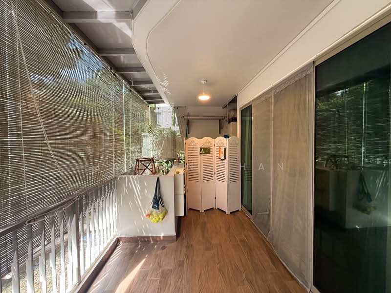 Ripple Bay Condominium For Sale at S$ 1,380,000 | PropertyGuru Singapore - Balcony