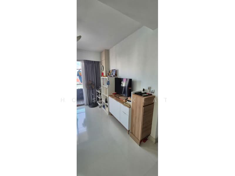 Esta Ruby Condominium For Sale at S$ 1,780,000 | PropertyGuru Singapore - Living Room TV console area