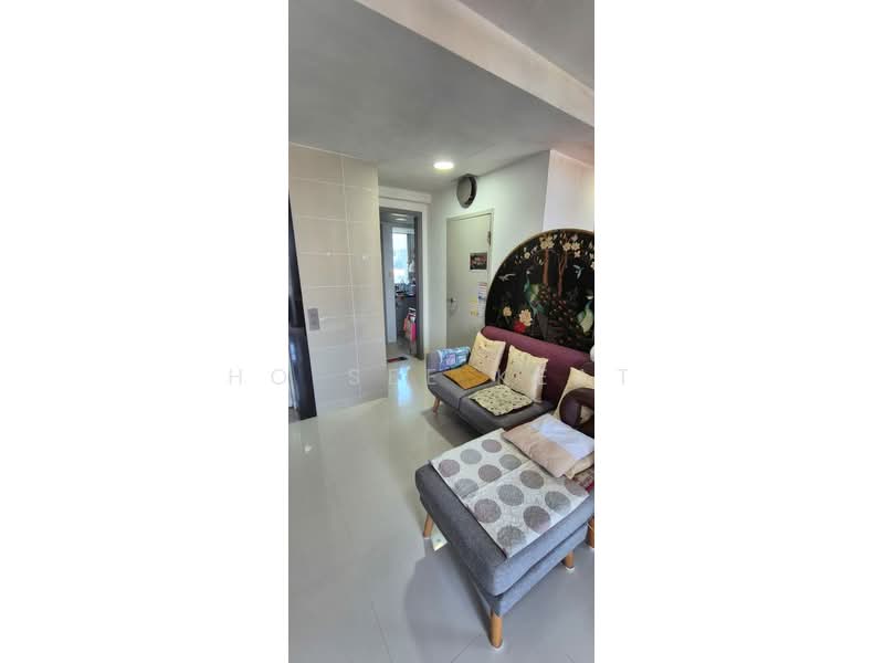 Esta Ruby Condominium For Sale at S$ 1,780,000 | PropertyGuru Singapore - Living Room area 1