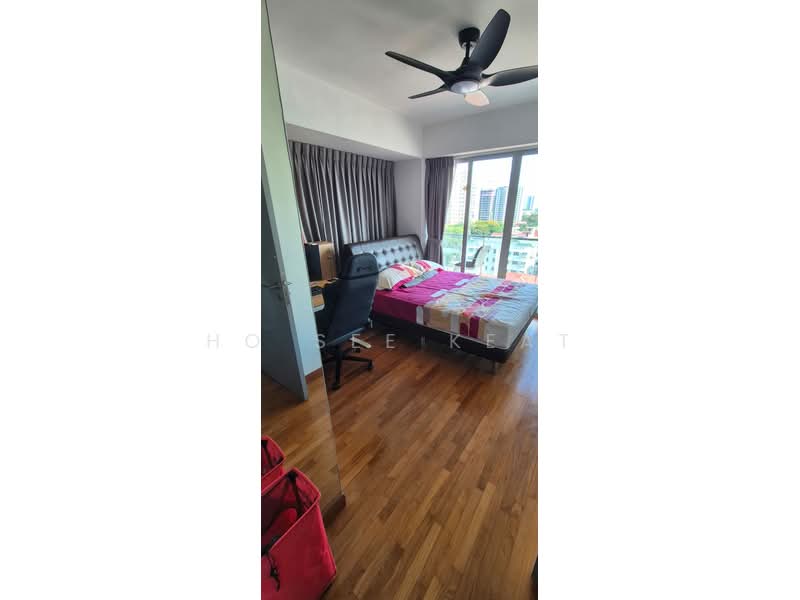 Esta Ruby Condominium For Sale at S$ 1,780,000 | PropertyGuru Singapore - Masterbed room