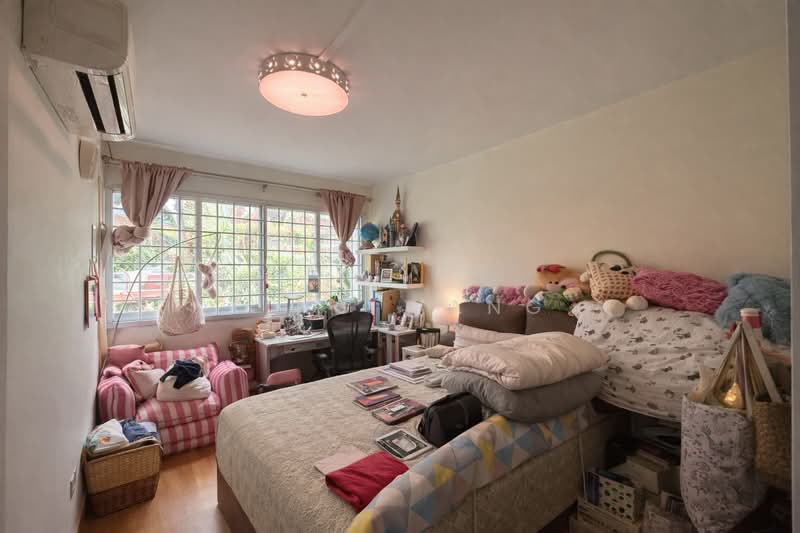 262 Bishan Street 22 HDB Flat For Sale at S$ 799,000 | PropertyGuru Singapore - Bedroom