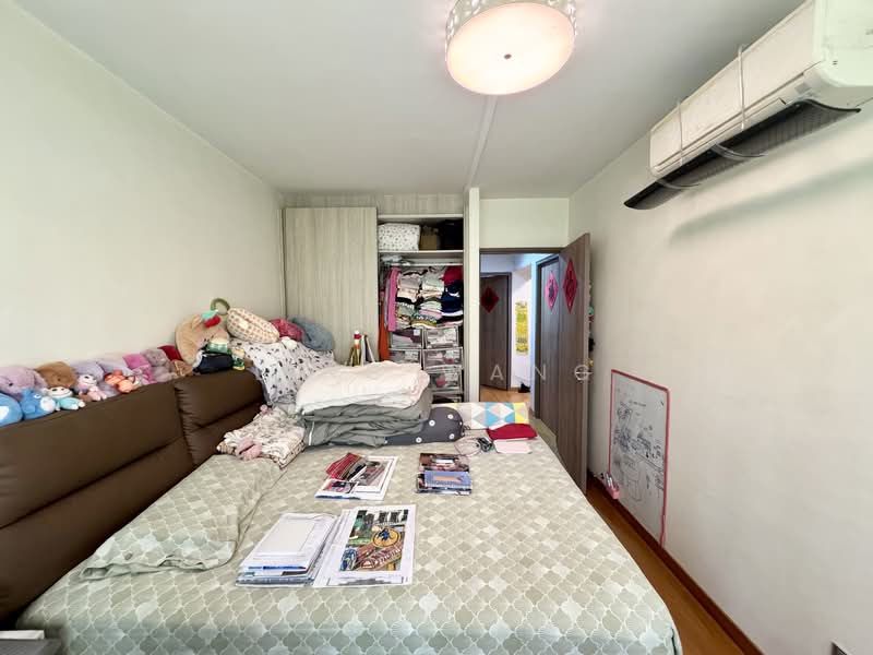 262 Bishan Street 22 HDB Flat For Sale at S$ 799,000 | PropertyGuru Singapore - Bedroom
