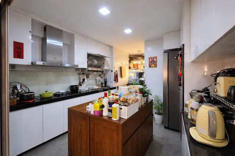 262 Bishan Street 22 HDB Flat For Sale at S$ 799,000 | PropertyGuru Singapore - Kitchen