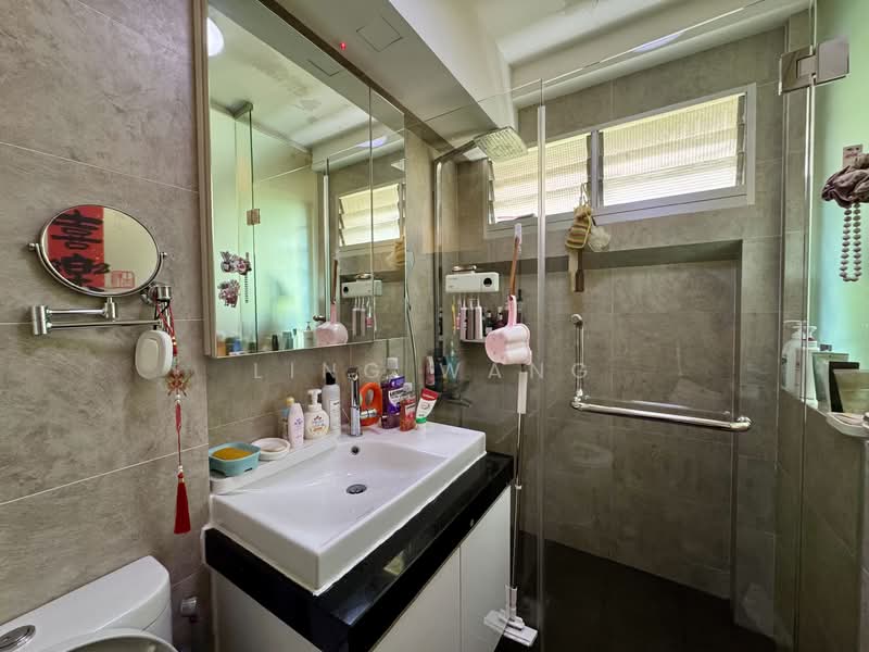 262 Bishan Street 22 HDB Flat For Sale at S$ 799,000 | PropertyGuru Singapore - Bathroom