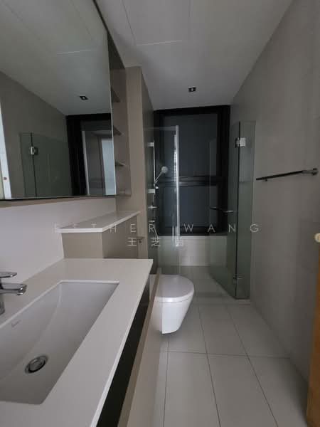 Cube 8 Condominium For Sale at S$ 1,750,000 | PropertyGuru Singapore - Bathroom