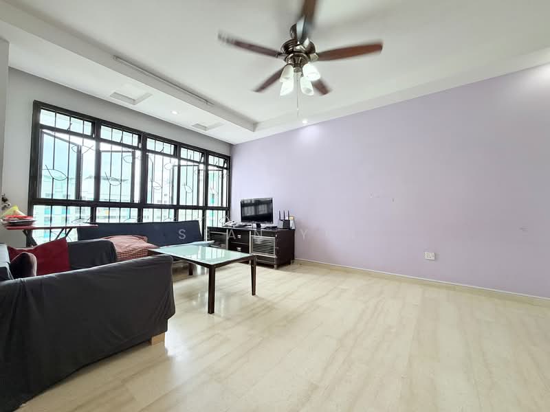 303A Anchorvale Link HDB Flat For Sale at S$ 700,000 | PropertyGuru Singapore - Living Room