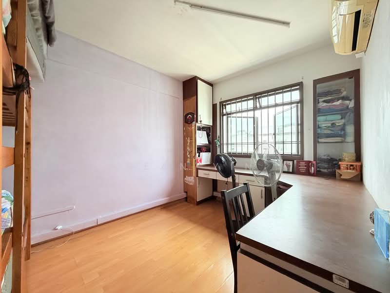 303A Anchorvale Link HDB Flat For Sale at S$ 700,000 | PropertyGuru Singapore - Bedroom