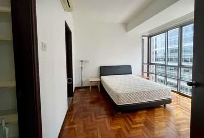 For Rent - UE Square
