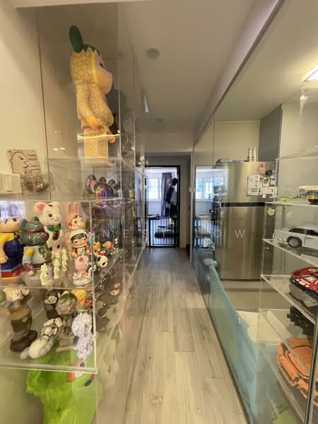 12 Jalan Bukit Merah HDB Flat For Sale at S$ 920,000 | PropertyGuru Singapore - Interior