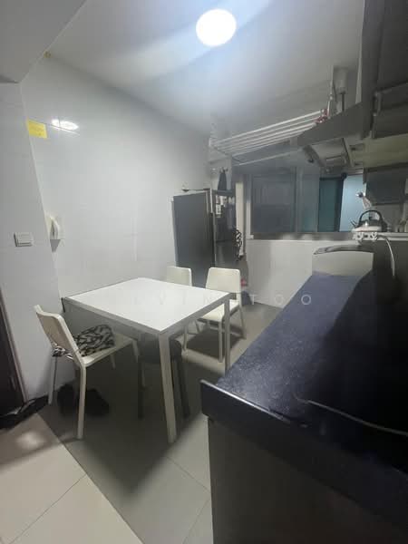 421B Northshore Drive HDB Flat For Sale at S$ 520,000 | PropertyGuru Singapore - Kitchen