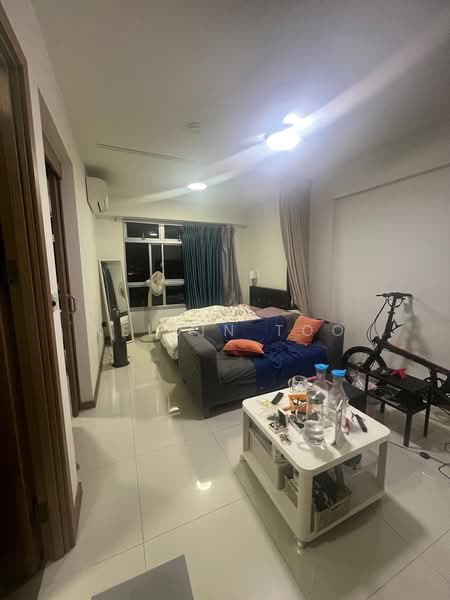 421B Northshore Drive HDB Flat For Sale at S$ 520,000 | PropertyGuru Singapore - Living Room