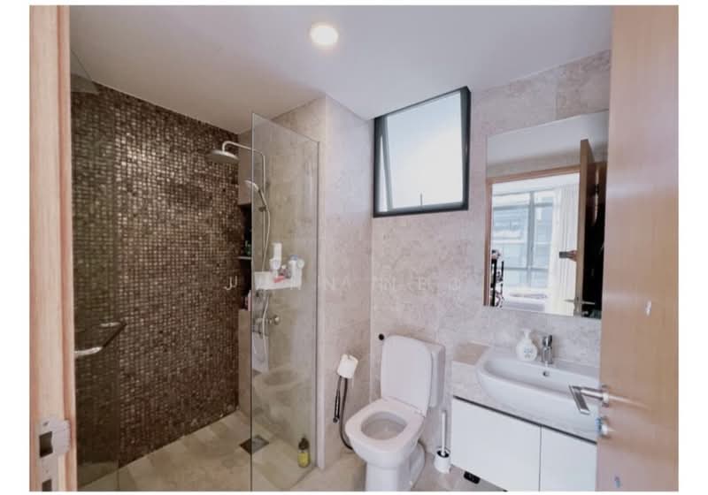 La Fiesta, Sengkang Square, 3 Bedrooms, 1,001 sqft, Condominium For Rent, by Jann Neo, 500099500 - Bathroom - PropertyGuru.com.sg