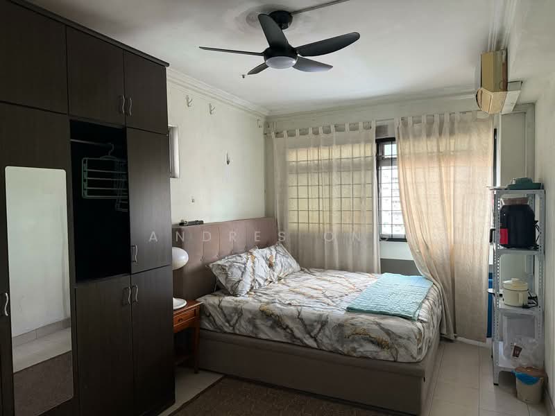 847 Jurong West Street 81 HDB Flat For Sale at S$ 700,000 | PropertyGuru Singapore - Bedroom