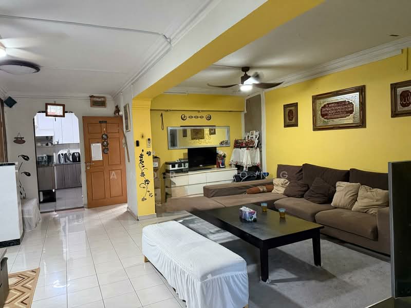 847 Jurong West Street 81 HDB Flat For Sale at S$ 700,000 | PropertyGuru Singapore - Living Room