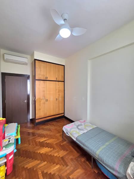 Regent Heights Condominium For Sale at S$ 1,188,888 | PropertyGuru Singapore - Bedroom