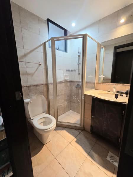 Regent Heights Condominium For Sale at S$ 1,188,888 | PropertyGuru Singapore - Bathroom