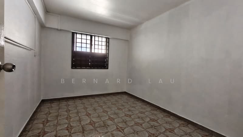 6 Saint George's Lane HDB Flat For Sale at S$ 450,000 | PropertyGuru Singapore - Common Bedroom