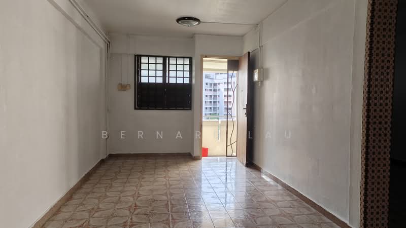 6 Saint George's Lane HDB Flat For Sale at S$ 450,000 | PropertyGuru Singapore - Living Room