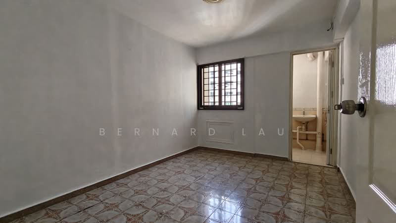 6 Saint George's Lane HDB Flat For Sale at S$ 450,000 | PropertyGuru Singapore - Master Room