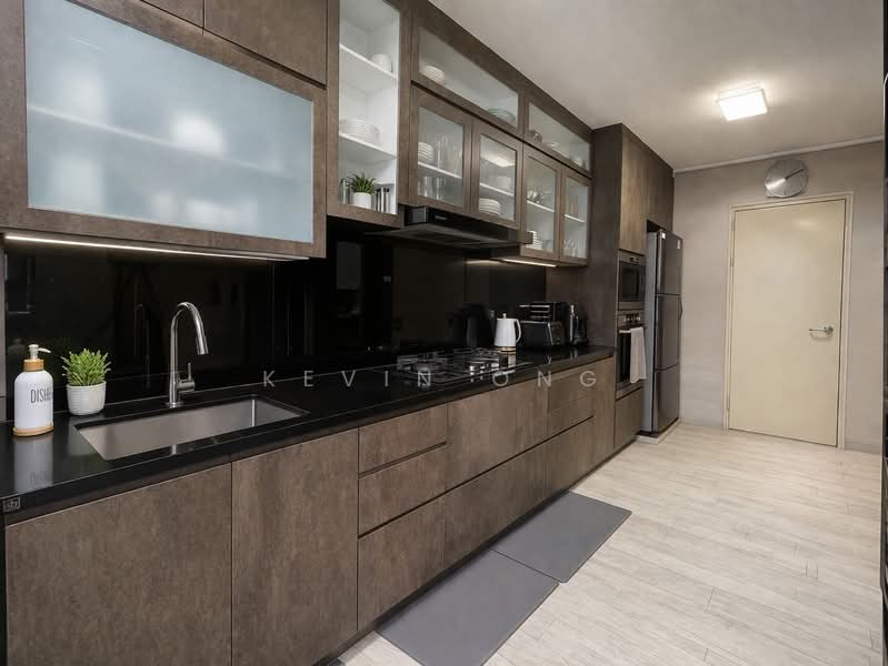 252 Compassvale Street HDB Flat For Sale at S$ 690,000 | PropertyGuru Singapore - Kitchen