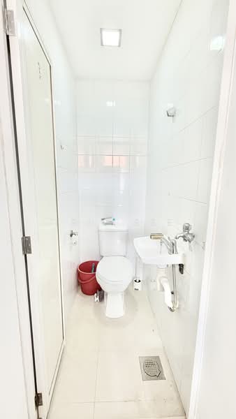 Atrium Residences Apartment For Sale at S$ 1,680,000 | PropertyGuru Singapore - Helper's Bathroom