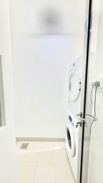 Atrium Residences Apartment For Sale at S$ 1,680,000 | PropertyGuru Singapore - Utility Area