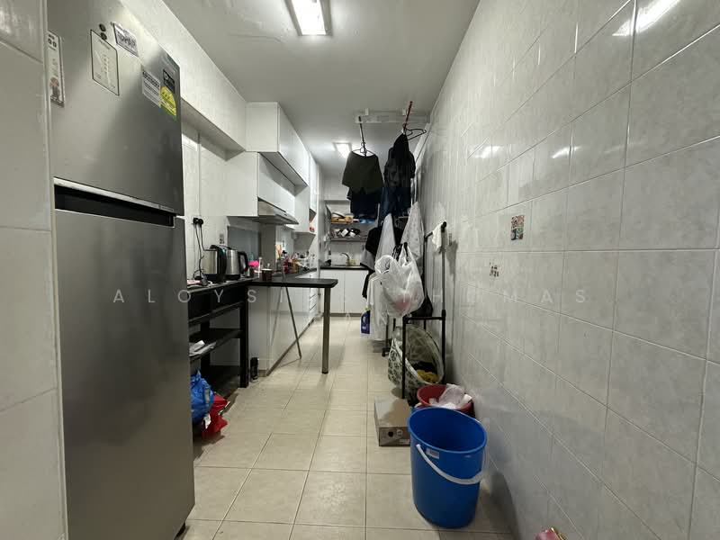 391 Bukit Batok West Avenue 5 HDB Flat For Sale at S$ 550,000 | PropertyGuru Singapore - Kitchen