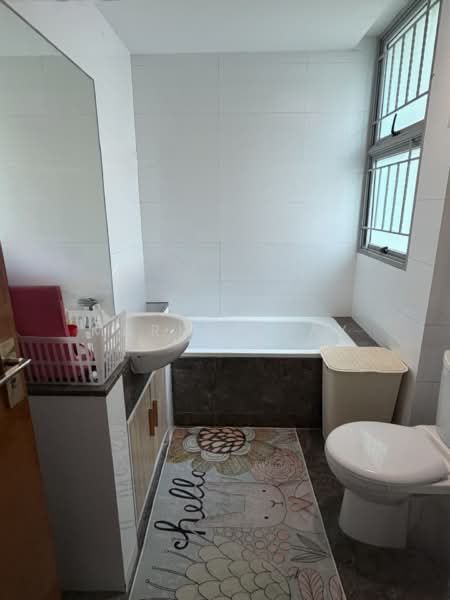 The Elysia Condominium For Sale at S$ 1,889,999 | PropertyGuru Singapore - Master Bathroom