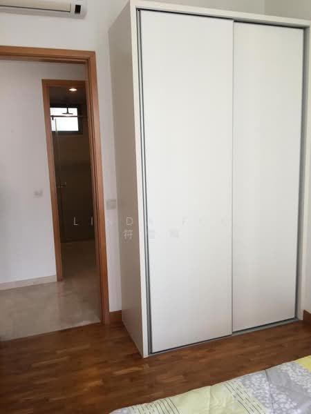 Centro Residences Condominium For Sale at S$ 1,800,000 | PropertyGuru Singapore - Bathroom