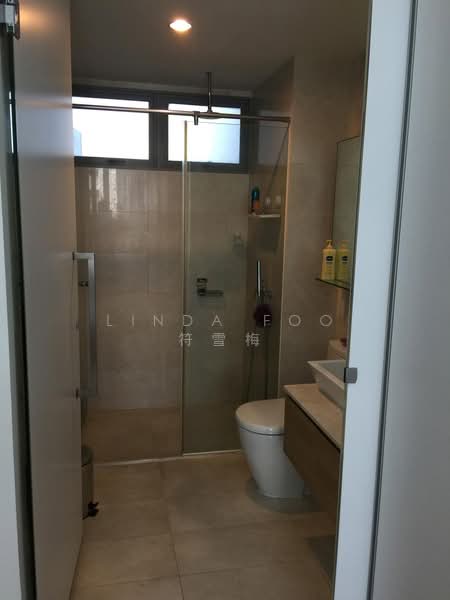 Centro Residences Condominium For Sale at S$ 1,800,000 | PropertyGuru Singapore - Bathroom