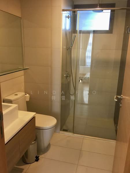Centro Residences Condominium For Sale at S$ 1,800,000 | PropertyGuru Singapore - Bathroom