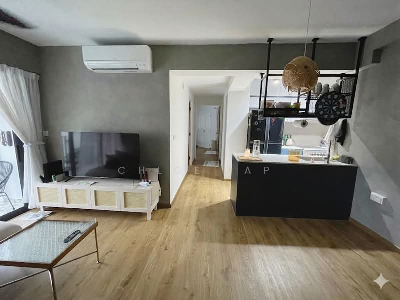 747B Bedok Reservoir Crescent, 747B Bedok Reservoir Crescent, 2 Bedrooms, 926 sqft, HDB Flat For Sale, by Chloe Yap, 500099577 - Living Room - PropertyGuru.com.sg